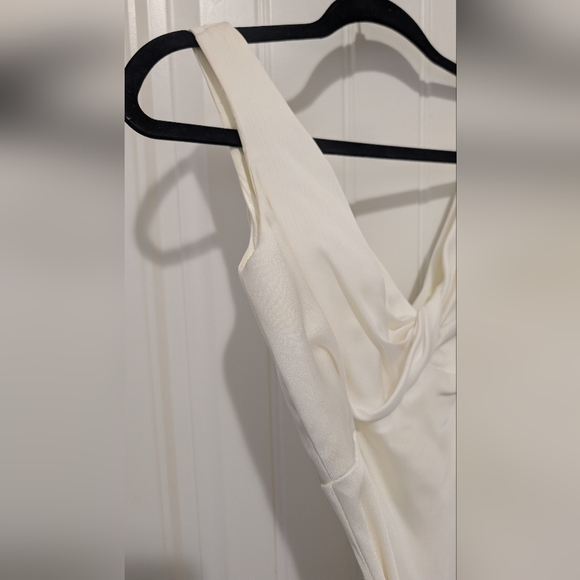 Alvina Valenta Maids White Wedding Bridesmaid Gown Size 2 - Picture 5 of 16